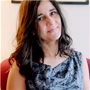 Lda. en Farmacia, profesora de Educación Secundaria especialidad Música y profesora profesional de Piano, 20 años de experiencia